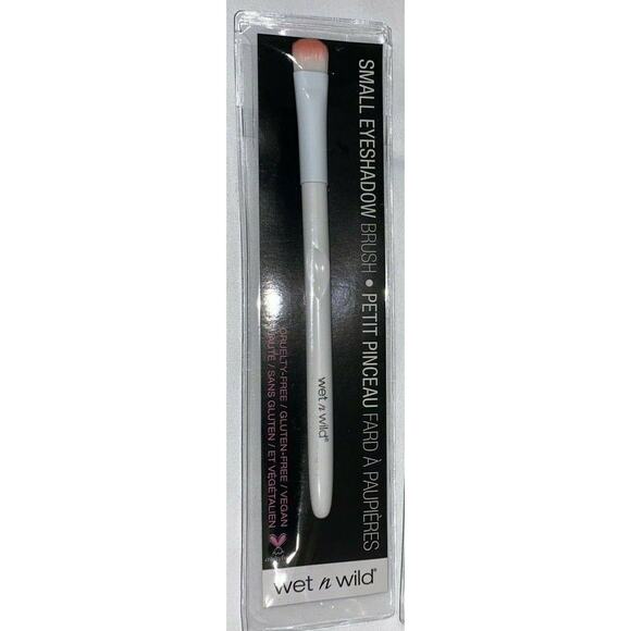 Wet N Wild Small Eyeshadow Brush Cruelty Free Vegan Set of 2 - Picture 1 of 5
